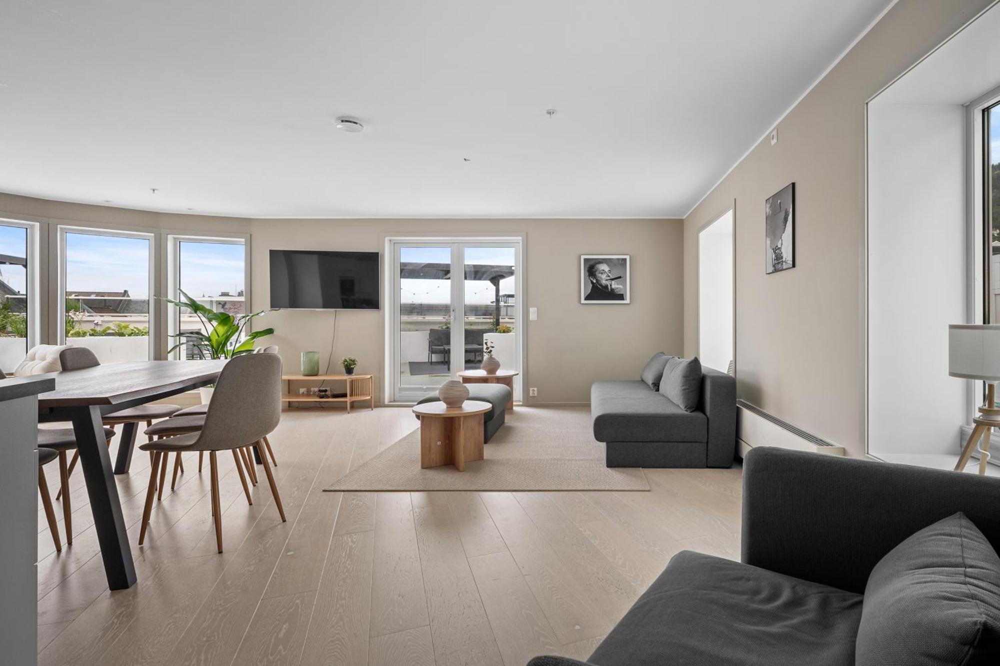 Stay L Urban - Spacious Apartment With Private Terrace Берген Екстер'єр фото